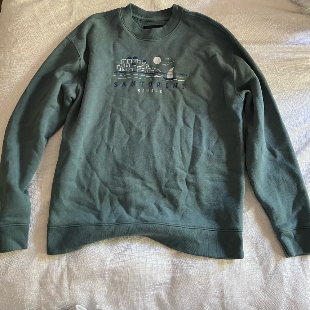 Never worn Hollister Green Crewneck Sweater
